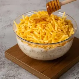 Masoub Cream with Honey & Cheese